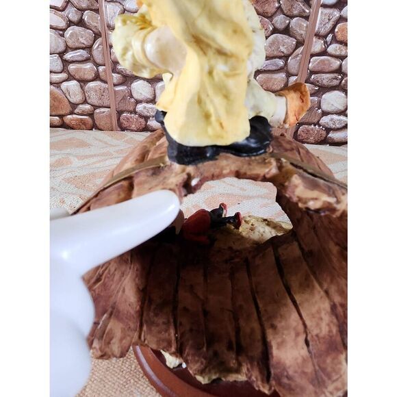 G.Armani Capodimonte Gulliver's World Series Frightened Figurine - Picture 7 of 14